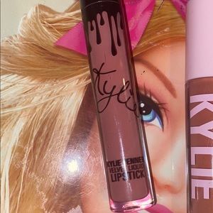 Kylie Jenner velvet lipstick